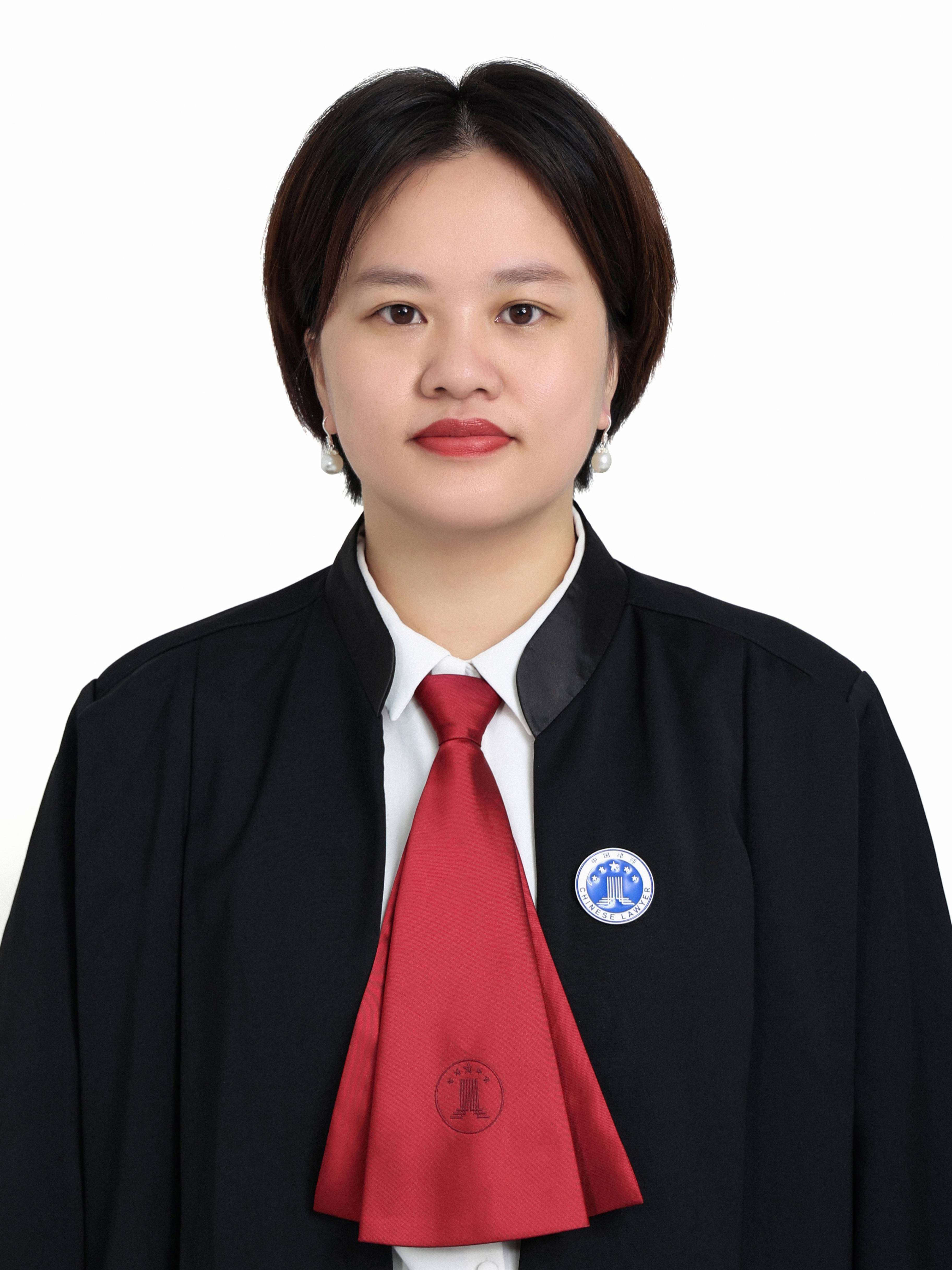 黄利芳律师